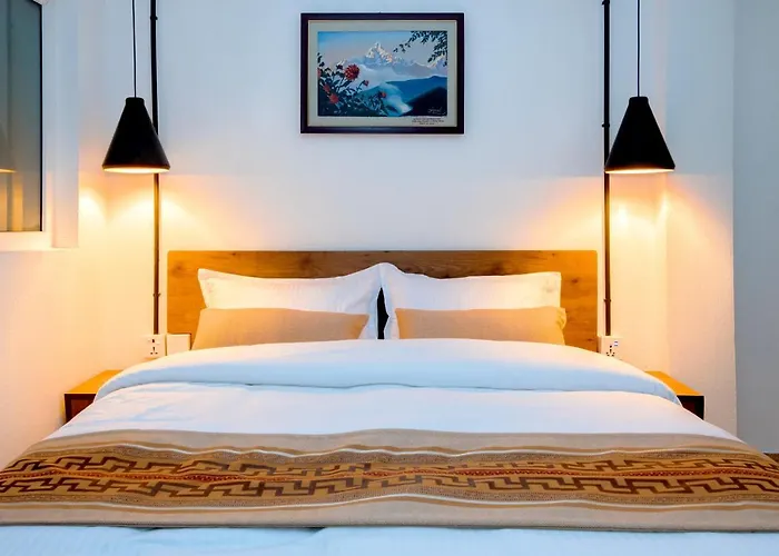 Проживание в семье Nexus Inn- The Катманду