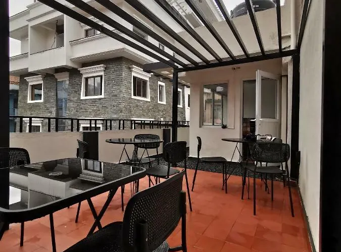Проживание в семье Nexus Inn- The